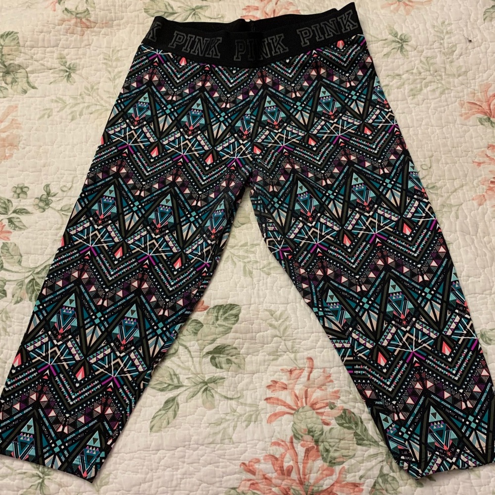 Victoria’s Secret PINK cropped leggings
